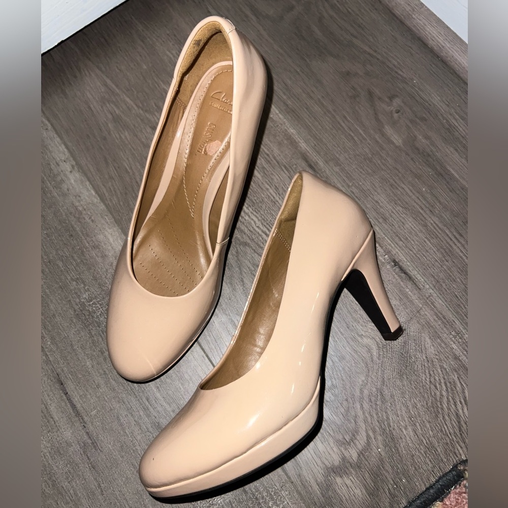 Clarks Nude heels
